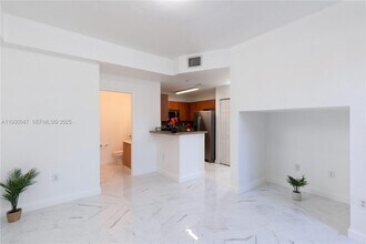 1009 SW 144th Ave in Pembroke Pines, FL - Building Photo - Building Photo