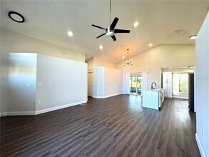 402 Lark Ct in Kissimmee, FL - Building Photo - Building Photo