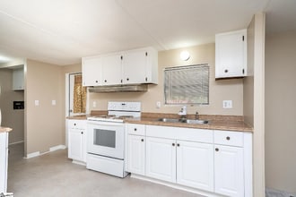 110 Woodland Dr in Easley, SC - Building Photo - Building Photo