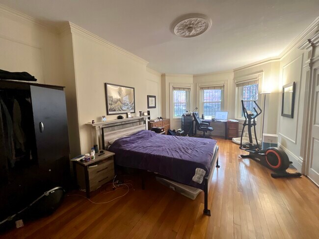 917 Beacon St in Boston, MA - Building Photo - Building Photo