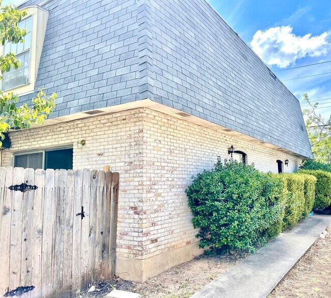 property at 5806 Belmoor Dr