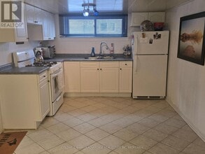 43 Golden Blvd W in Welland, ON - Building Photo - Building Photo