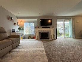 12530 109th Ct NE in Kirkland, WA - Building Photo