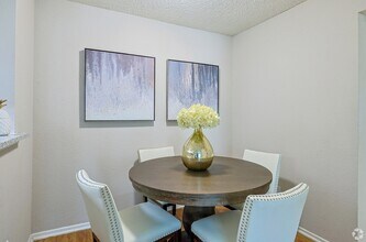 8926 N Lamar Blvd, Unit 05-0515 in Austin, TX - Foto de edificio - Building Photo