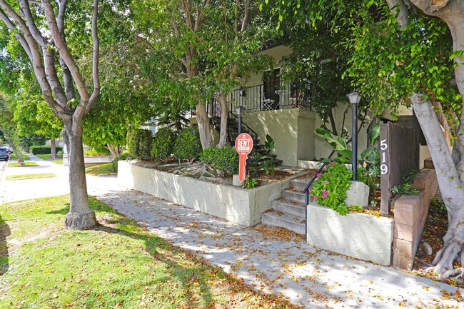 519 E Providencia Ave, Unit A in Burbank, CA - Foto de edificio - Building Photo