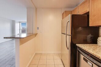 1041 W Irving Park Rd, Unit 655-606 in Chicago, IL - Foto de edificio - Building Photo