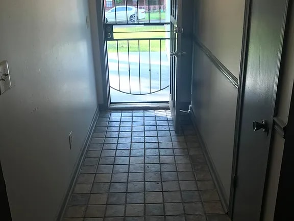 5556 Liberty Rd in Union City, GA - Foto de edificio - Building Photo