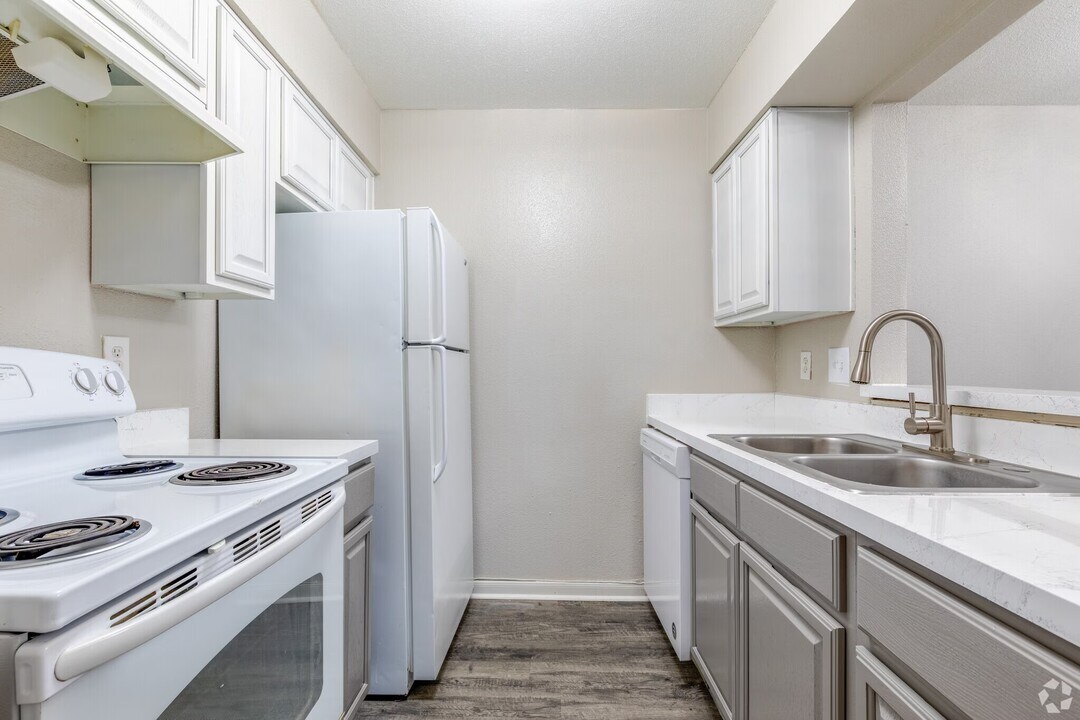 13800 Myrtlea Dr in Houston, TX - Building Photo