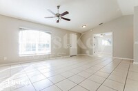 2201 Namiot Cir in North Port, FL - Foto de edificio - Building Photo