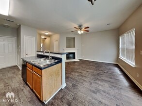 2877 Windsor Forrest Ct in Atlanta, GA - Foto de edificio - Building Photo