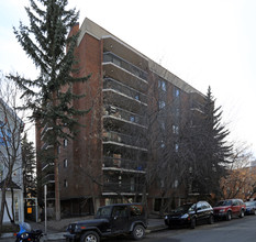 Cypriana Towers in Calgary, AB - Building Photo - Building Photo