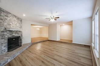 3362 Continental Dr in Missouri City, TX - Building Photo - Building Photo