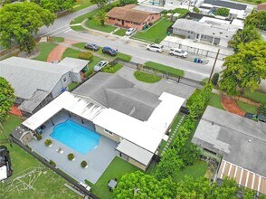 801 NW 172nd Terrace in Miami, FL - Building Photo - Building Photo