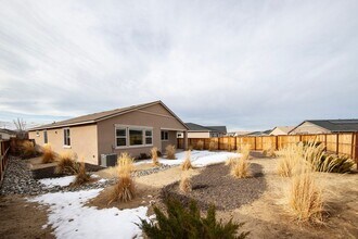 7342 Overture Dr in Reno, NV - Building Photo - Building Photo