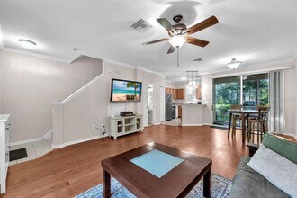 2231 Golden Oak Ln in Valrico, FL - Building Photo - Building Photo
