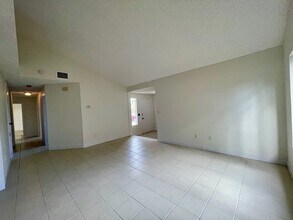 8522 Snow White Dr in El Cajon, CA - Building Photo - Building Photo