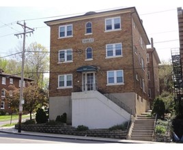 5140 Montgomery Rd in Cincinnati, OH - Building Photo - Building Photo