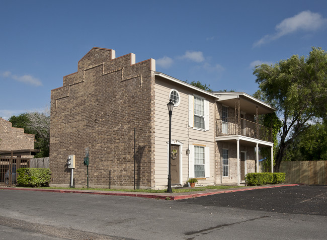 Heritage Square in Edinburg, TX - Foto de edificio - Building Photo