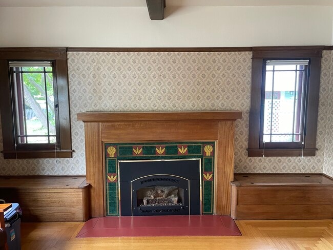 1127 Spring St in Santa Rosa, CA - Foto de edificio - Building Photo