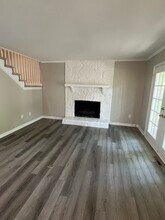 3413 Stonehenge Sq in Cave Spring, VA - Foto de edificio - Building Photo