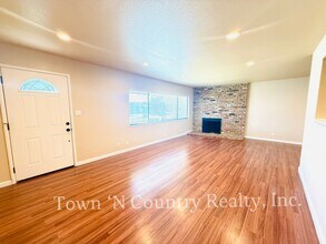 128 Chaucer Dr in Salinas, CA - Building Photo - Building Photo