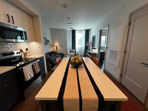 20 Rugg Rd, Unit 2 in Boston, MA - Foto de edificio - Building Photo