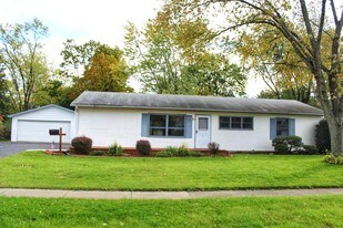 18531 W Judy Dr in Gurnee, IL - Building Photo