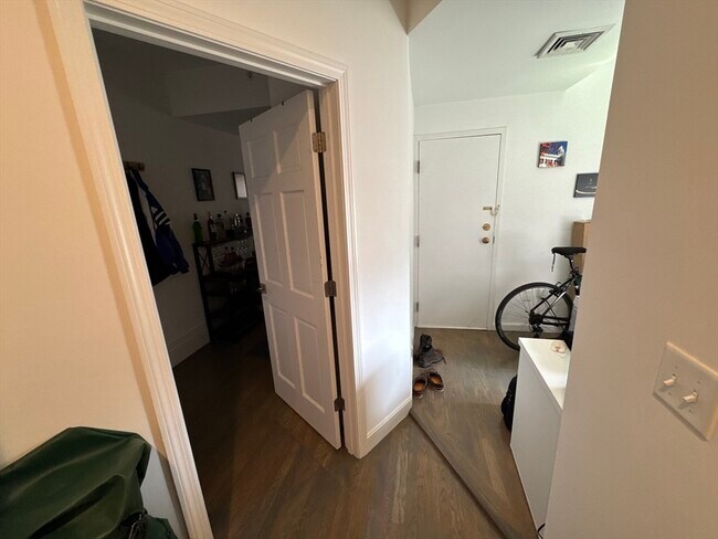 1414 Beacon St, Unit 2
