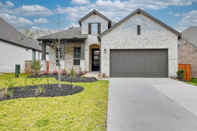 128 E Cascade Heights Dr in Montgomery, TX - Building Photo - Building Photo