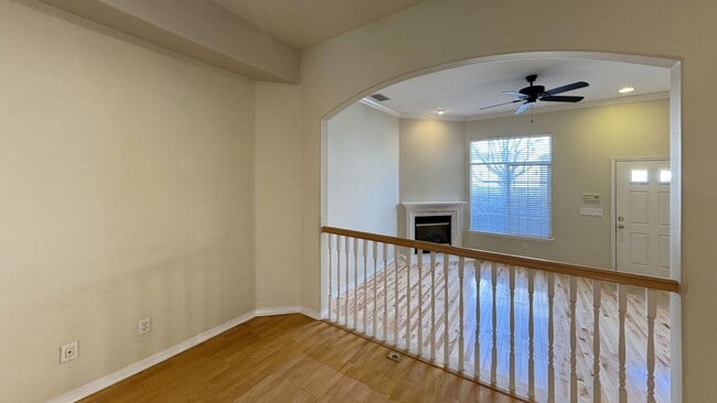 5730 S Glennie Ln in Los Angeles, CA - Building Photo - Building Photo