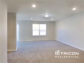 11268 Lucky Dan Dr in Noblesville, IN - Foto de edificio - Building Photo