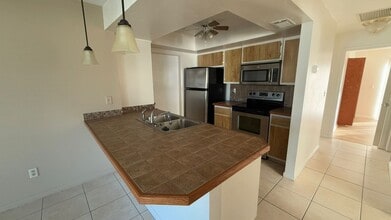 2823-2825 SW Santa Barbara Pl in Cape Coral, FL - Building Photo - Building Photo