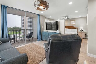 1030 Hickory Blvd in Bonita Springs, FL - Building Photo