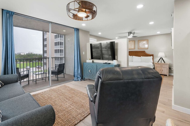 property at 1030 Hickory Blvd