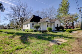 363 3rd St in Guthrie, KY - Building Photo - Building Photo