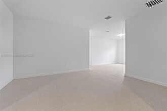 2720 SE 23rd Terrace in Homestead, FL - Building Photo - Building Photo