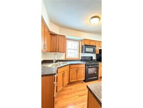 6412 Xenium Ln N in Maple Grove, MN - Building Photo - Building Photo