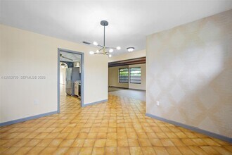 5746 SW 53rd Terrace in Miami, FL - Building Photo - Building Photo