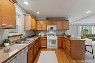 1103 134th St SW in Everett, WA - Foto de edificio - Building Photo