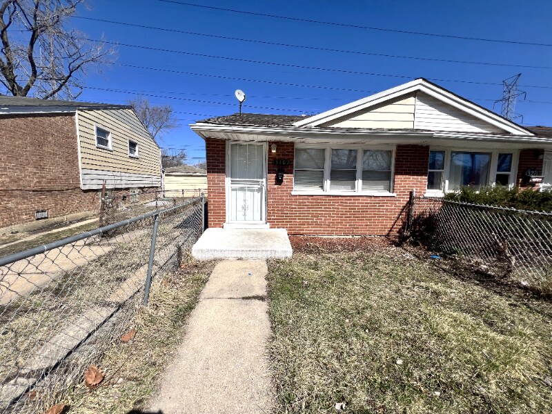 13269 S Eberhart Ave in Chicago, IL - Building Photo