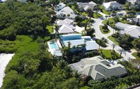 8902 SE Marina Bay Dr in Hobe Sound, FL - Foto de edificio - Building Photo