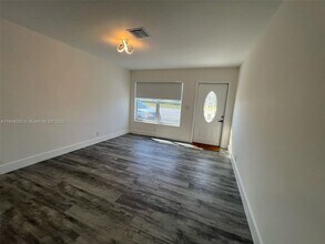 6761 Sheridan St in Hollywood, FL - Building Photo - Building Photo