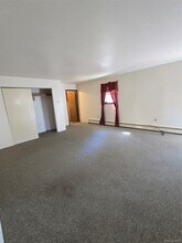 32 Genung St in Middletown, NY - Building Photo - Building Photo