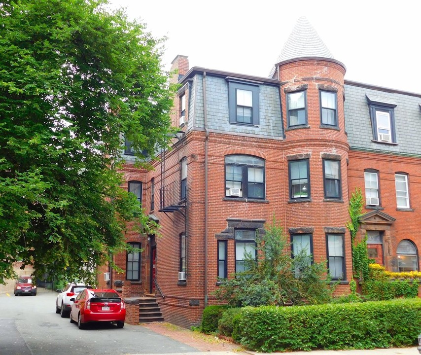 23 Ware St in Cambridge, MA - Foto de edificio