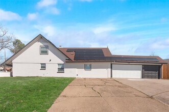 3530 Grande Bulevar Blvd in Irving, TX - Building Photo - Building Photo