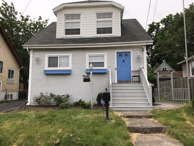 2811 Robertson Ave in Cincinnati, OH - Building Photo
