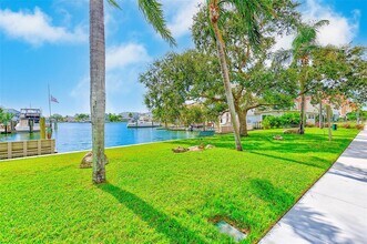 178 175th Ave E in Redington Shores, FL - Building Photo - Building Photo