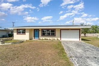 2225 Aldridge Ave in Ft. Myers, FL - Building Photo - Building Photo