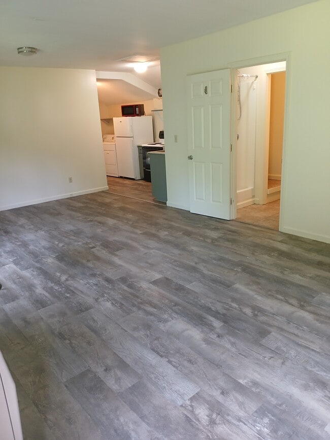 11 Vt Route 12, Unit A in Hartland, VT - Building Photo - Building Photo