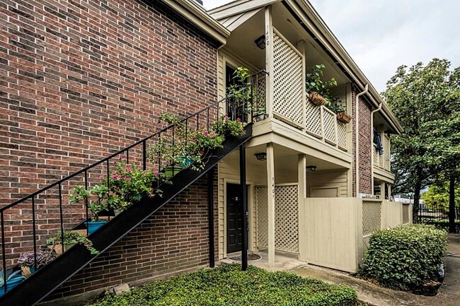 property at 2121 El Paseo St